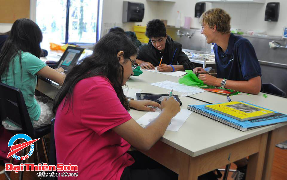 Hình ảnh trong lớp học tại Villanova Preparatory School