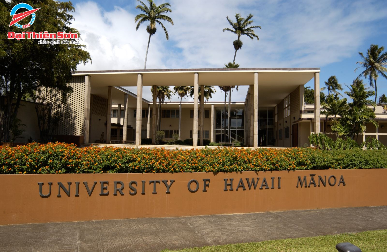 UNIVERSITY OF HAWAI’I