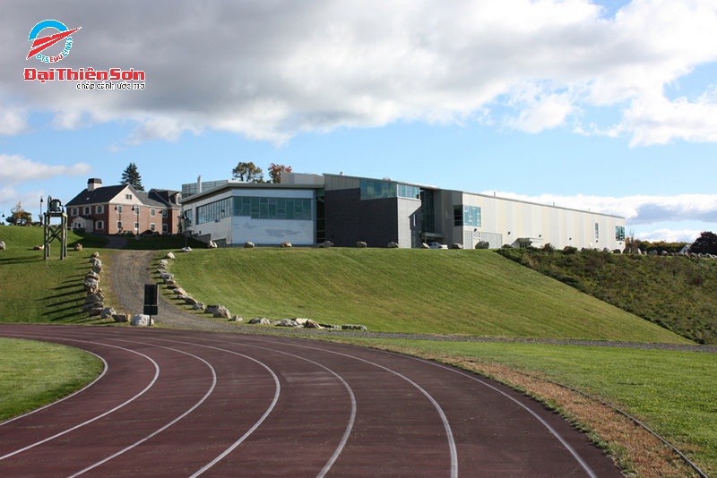 Sân vận động của trường trung học Hebron Academy