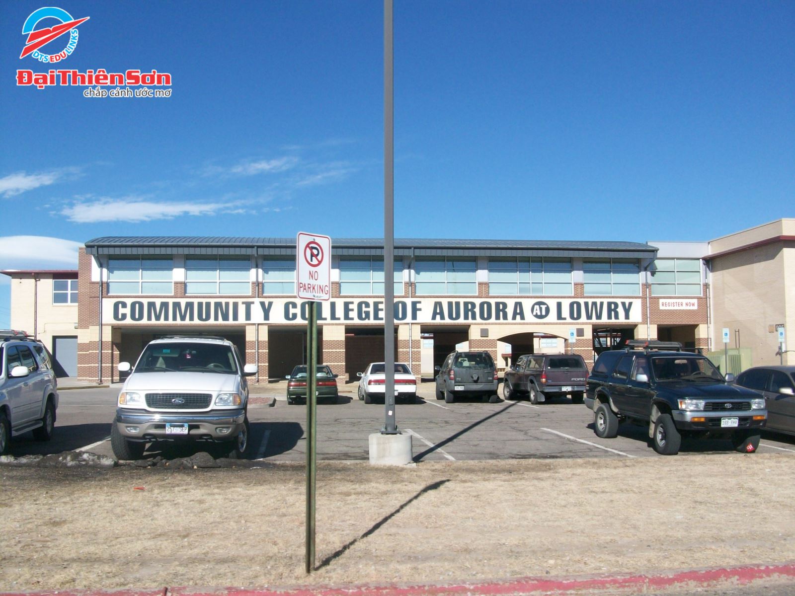 COMMUNITY COLLEGE OF AURORA