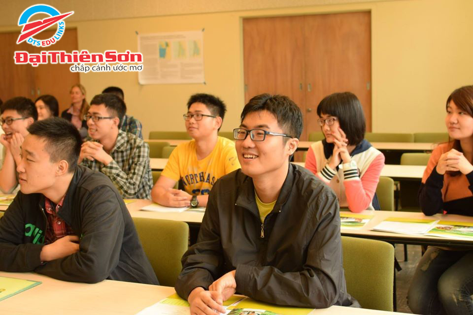 Hình ảnh sinh viên HSU tại lớp học-Du học Đại Thiên Sơn DTS