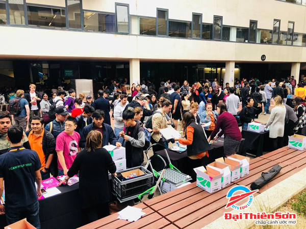 Các hoạt động ngoài trời của sinh viên trường Deakin College