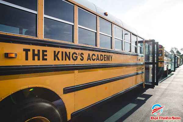 Xe buýt đưa đón học sinh The King’s Academy