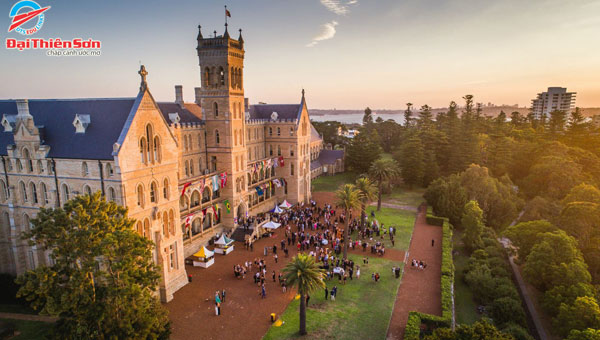 International College of Management Sydney (ICMS)
