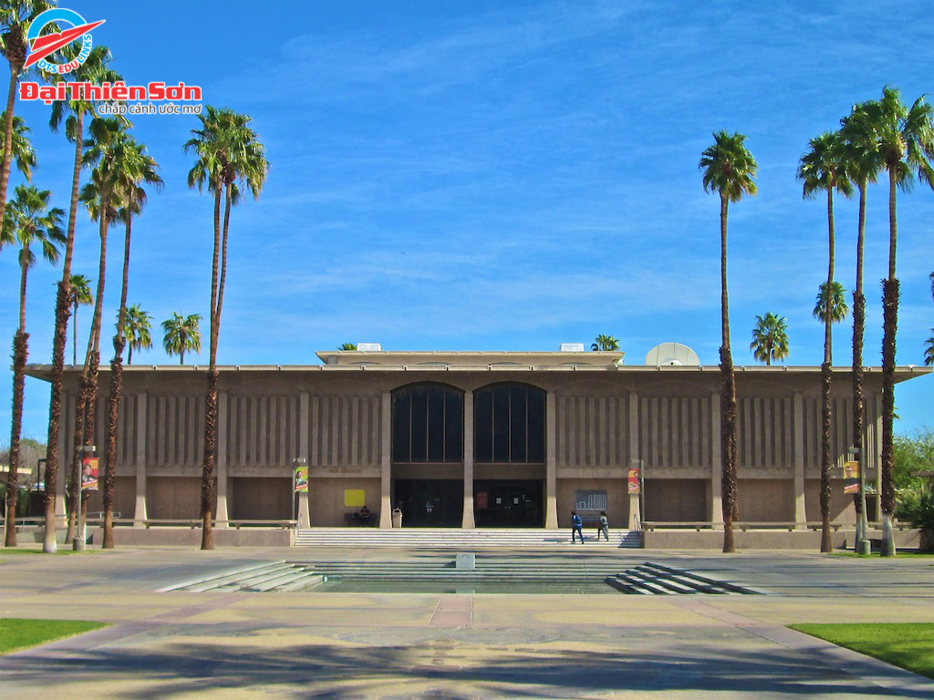 COLLEGE OF THE DESERT