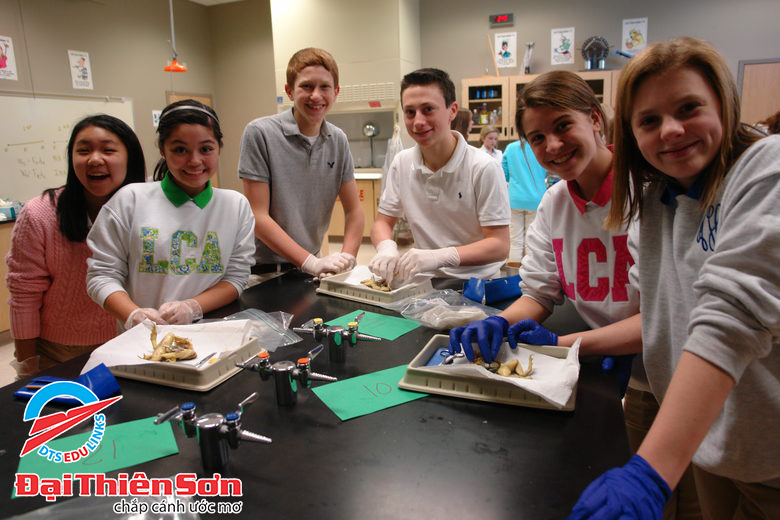 LEXINGTON CHRISTIAN ACADEMY