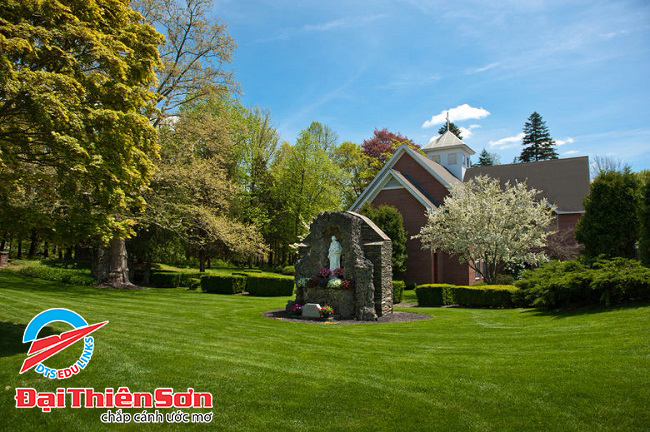 Khuôn viên trường Marianapolis Preparatory School