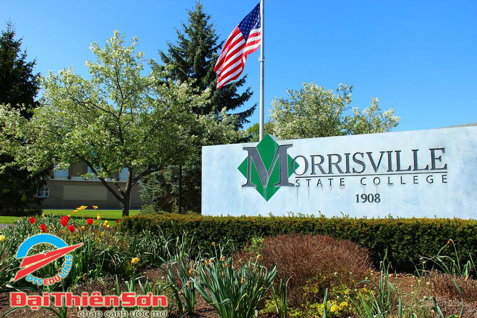 Bên ngoài cổng trường Morrisville State College (MSC) - Du học Đại Thiên Sơn DTS