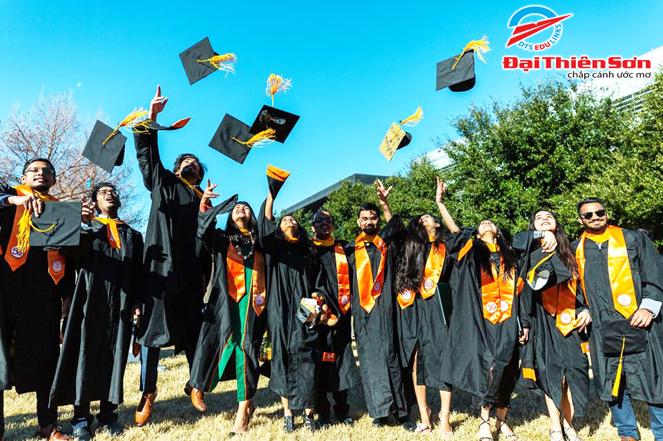 Sinh viên UTD tốt nghiệp - Du học Đại Thiên Sơn DTS