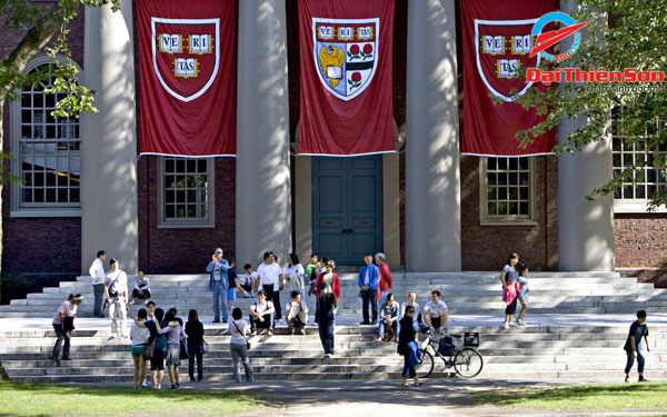 tham quan trường đại học Harvard