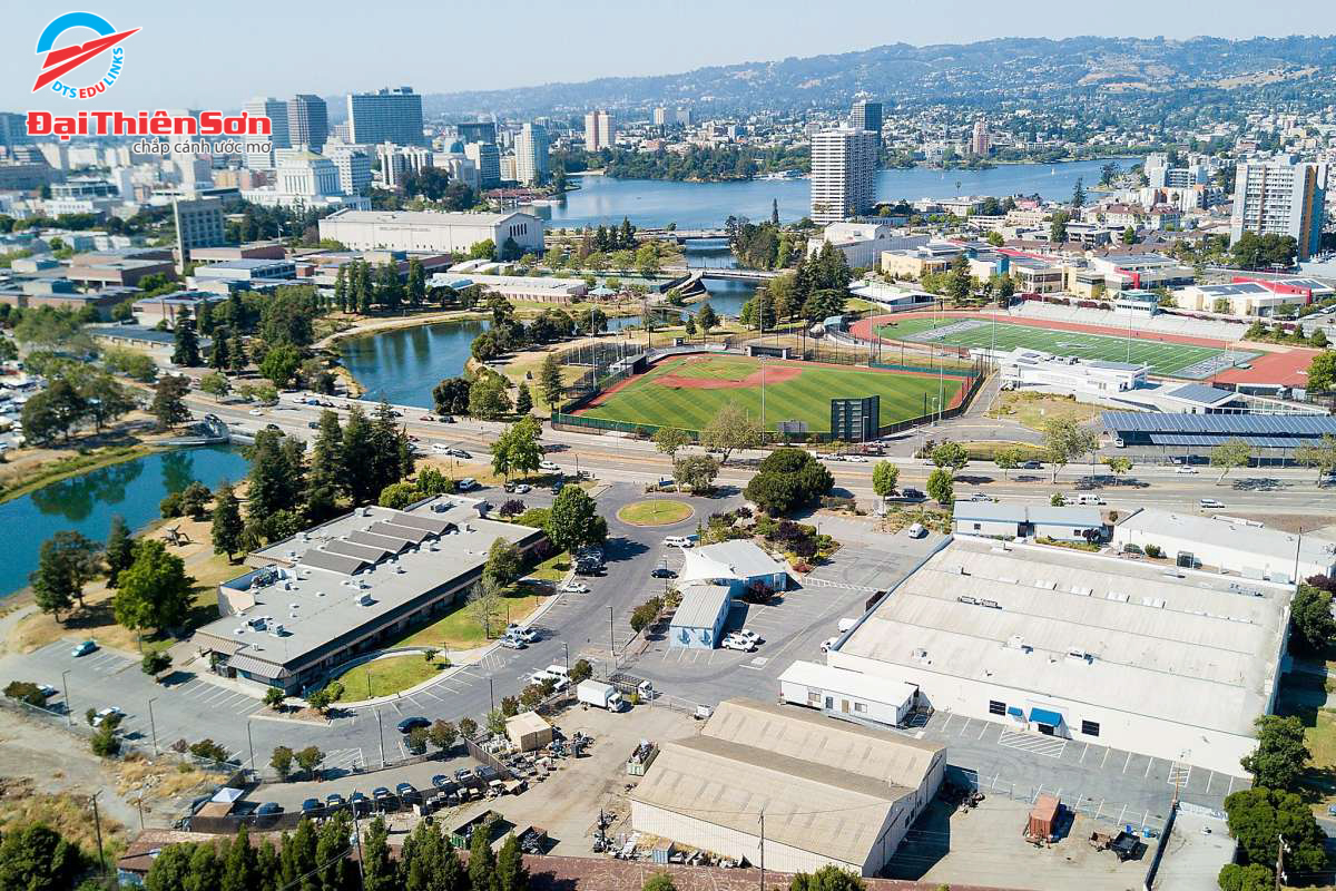 LANEY COLLEGE