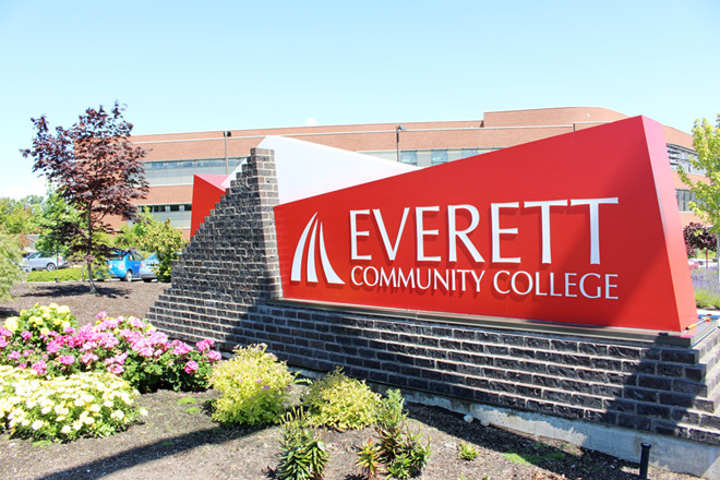 Cổng trường Everett Community College