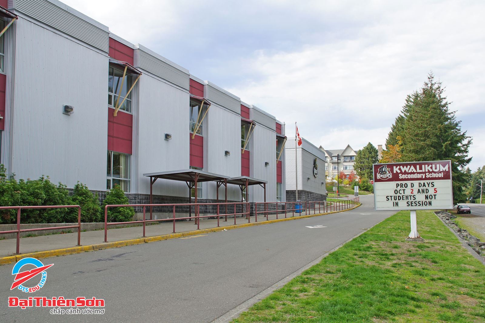 QUALICUM SCHOOL DISTRICT