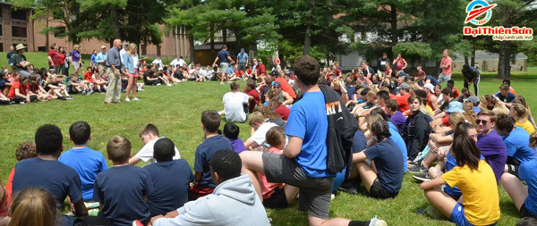 TRƯỜNG TRUNG HỌC LINSLY SCHOOL, WEST VIRGINIA 